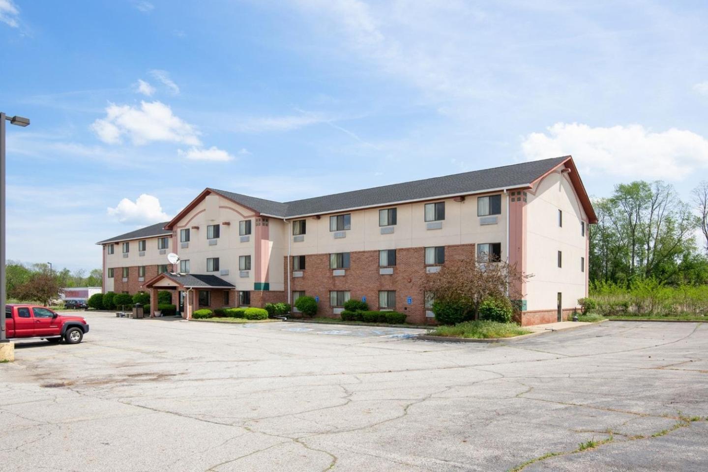 Oyo Hotel Portage I-94 Exterior foto
