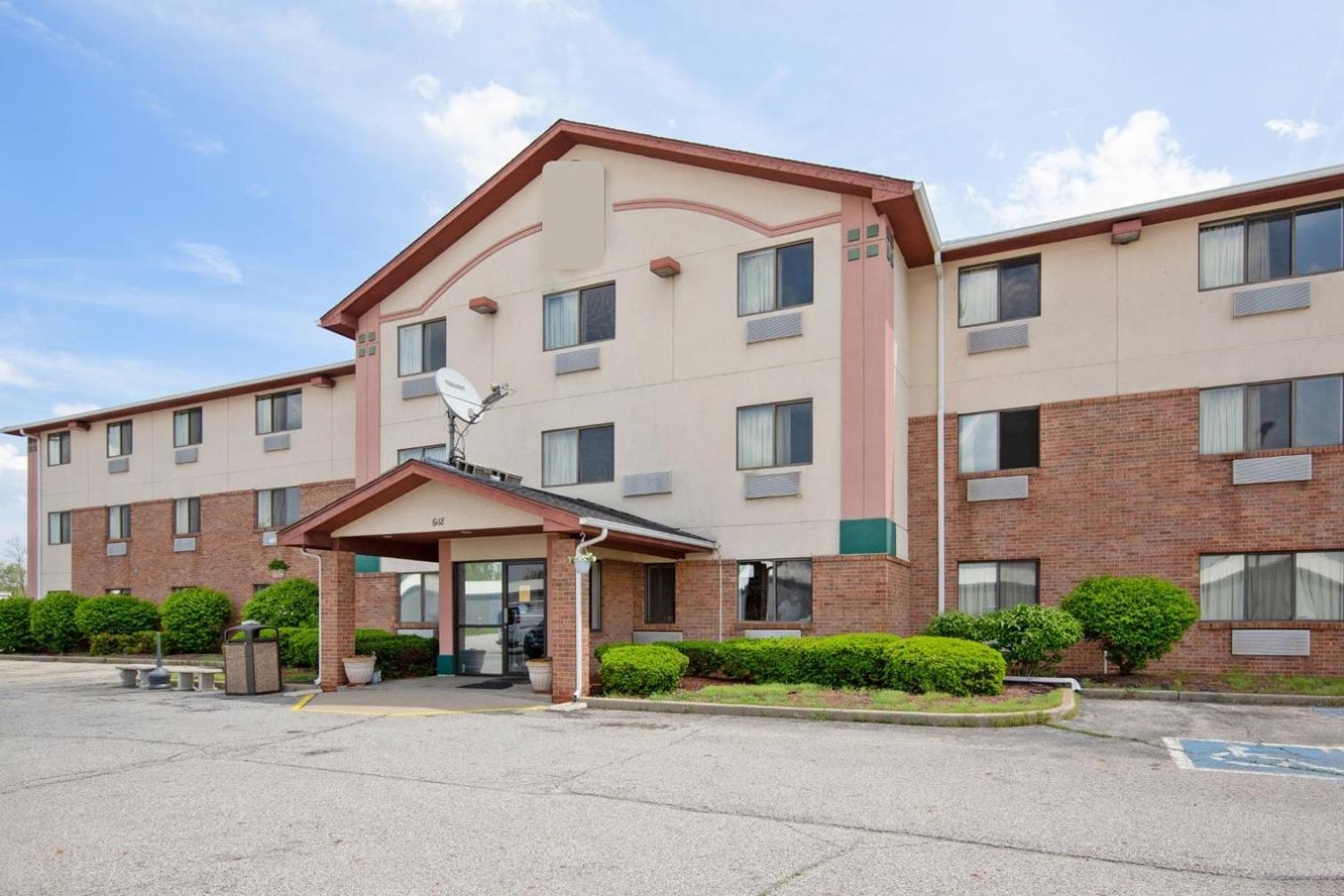 Oyo Hotel Portage I-94 Exterior foto